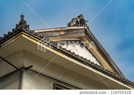 [Important Preservation District for Groups of Traditional Buildings] Wakimachi Minamimachi Important Preservation District for Groups of Traditional Buildings, hip-and-gable roof and onigawara tiles, Mima City, Tokushima Prefecture 119705428