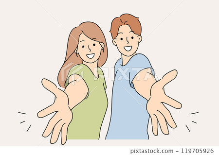 Welcoming gesture made by man and woman inviting you to visit or wanting to hug friends 119705926