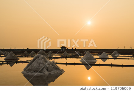 Tainan Qigu Salt Field sunset 119706009