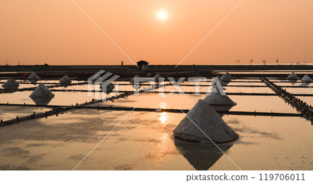 Tainan Qigu Salt Field sunset 119706011
