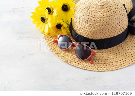 Summer is here ~ Straw hat and sunglasses 01 119707169