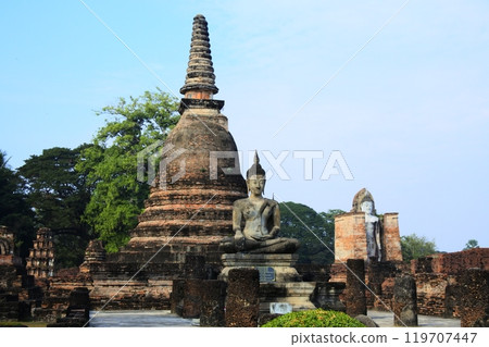 Wat Mahathat, Sukhothai, Thailand 119707447
