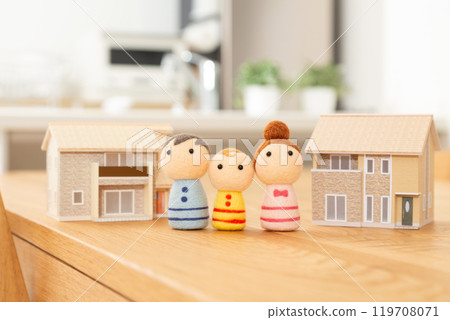 House model with living room and family dolls 119708071