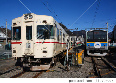 [FJ] 富士急行線1000號列車：京王線彩色車（各站：大月⇔河口湖） 119708997