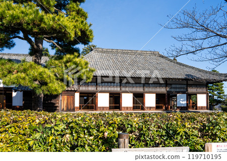 Ninomaru Palace (Shizuoka Prefecture) with beautiful fresh greenery around Kakegawa Castle Ninomaru Palace (Shizuoka Prefecture) with beautiful fresh greenery around Kakegawa Castle 119710195