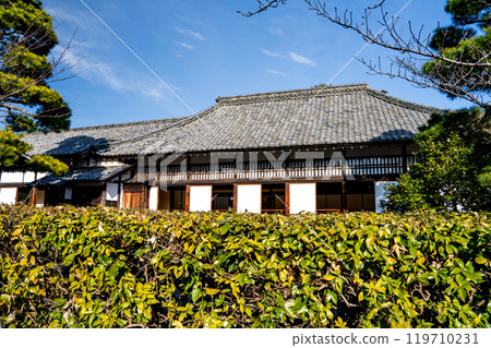 掛川城附近有美麗清新的綠色植物的二之丸宮（靜岡縣） 119710231