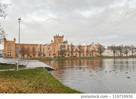 德國什未林的Arsenal am Pfaffenteich是一座歷史建築。 119710930