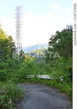 從上牧小松鐵路道口附近看去,水上鎮人口稀少的鄉村景觀 從上牧小松鐵路道口附近看去,水上鎮人口稀少的鄉村景觀 119717690