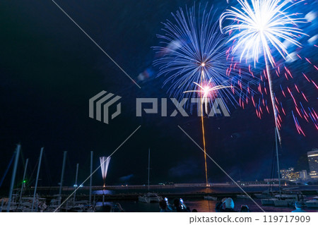 Atami fireworks 119717909