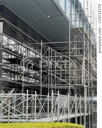 Complex scaffolding for building repairs 119718378