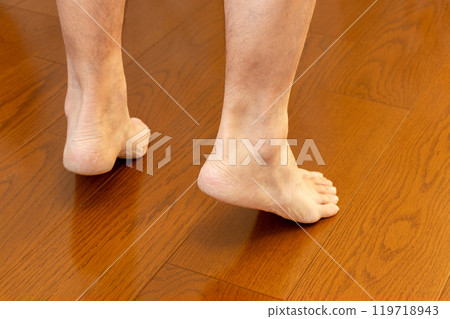 Raise your heels on the floor 119718943