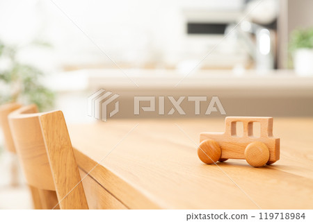 Living room and car 119718984