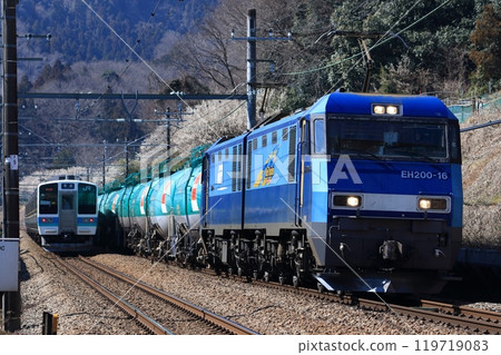 中央本線貨運列車和普通列車來往的景象 中央本線貨運列車和普通列車來往的景象 119719083