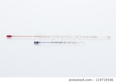 thermometer  119719586