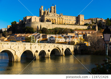 Image of Pont Vieux and St Nazaire Cathedral in Beziers Image of Pont Vieux and St Nazaire Cathedral in Beziers 119721426