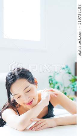 Female beauty portraits, skin care, cosmetics Female beauty portraits, skin care, cosmetics 119722198