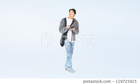 一名穿著休閒裝的男子拿著智慧型手機行走的全身照片 119725925