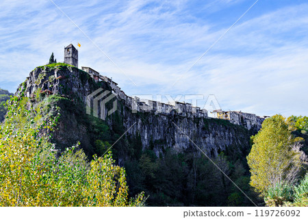 Views of the town of Castellfollit de la Roca, settled on a basaltic cliff in the region of La Garrotxa, Girona, Catalonia 119726092