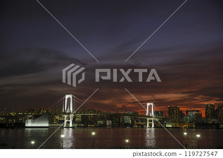 Night view of Rainbow Bridge 119727547
