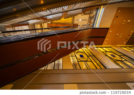 Herbis ENT: A luxurious building 119728034