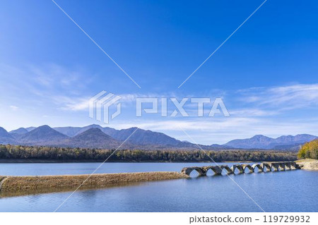 北海道上士幌町，秋日晴朗的舊國鐵志幌線 Taushubetsu 河大橋 119729932