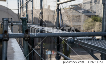 Scaffolding for exterior wall construction Scaffolding for exterior wall construction 119731151