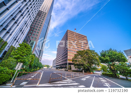 Tokyo cityscape, Japan - Overlooking the Otemachi Joint Government Building, which served as the Self-Defense Forces Tokyo large-scale vaccination site in Otemachi (27th) Tokyo cityscape, Japan - Overlooking the Otemachi Joint Government Building, which served as the Self-Defense Forces Tokyo large-scale vaccination site in Otemachi (27th) 119732190