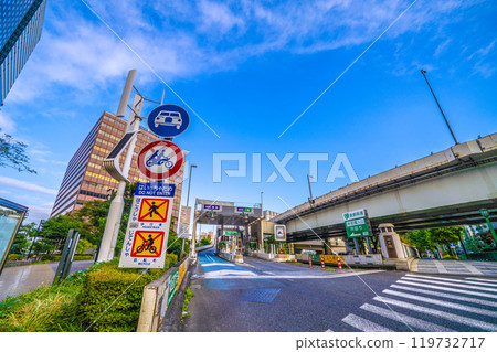 日本東京街景：大手町聯合辦公大樓、神田大橋、首都高速神田大橋入口等景觀（10月27日） 119732717