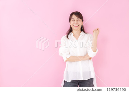 女性肖像 119736390