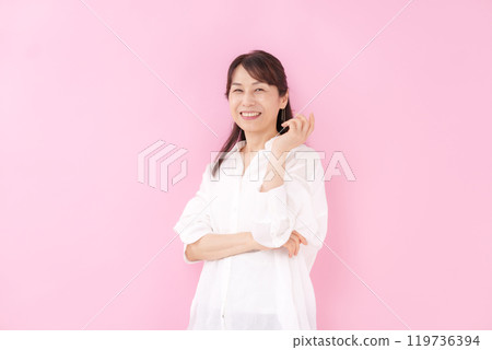 Woman Portrait 119736394