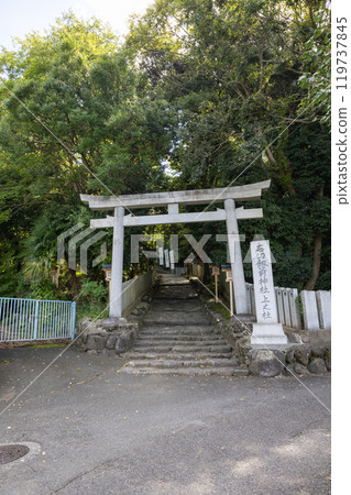 The first torii gate of Ishikiri Tsurugiya Shrine Kaminosha (photographed in September 2024) The first torii gate of Ishikiri Tsurugiya Shrine Kaminosha (photographed in September 2024) 119737845