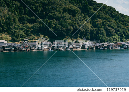 伊根町和伊根灣的風景，傳統建築林立的漁村 119737959
