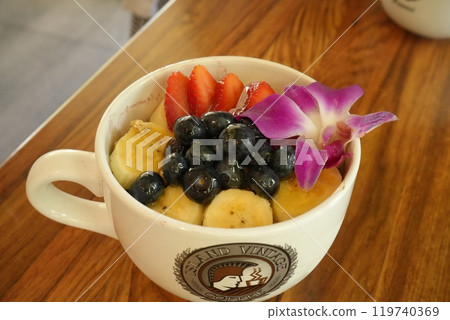 夏威夷早餐巴西莓碗 119740369