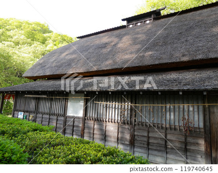 An old house built in a famous cherry blossom viewing spot in Kitakami City, Iwate Prefecture An old house built in a famous cherry blossom viewing spot in Kitakami City, Iwate Prefecture 119740645