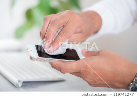 Cleaning the smartphone Cleaning the smartphone 119741277
