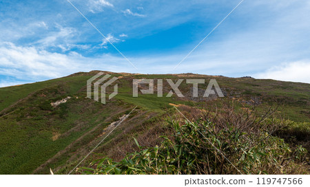 Gassan, Yamagata - View of the summit from the hiking trail 119747566