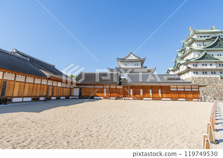 愛知縣名古屋市，名古屋城塔和修復後的本丸禦殿 119749530