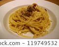 Bacon and mushroom carbonara 119749532