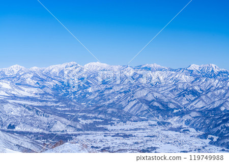 [Snowy mountain material] Landscape seen from Mt. Kotomi in winter [Nagano Prefecture] 119749988