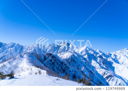 [Snowy mountain material] Landscape seen from Mt. Kotomi in winter [Nagano Prefecture] 119749989