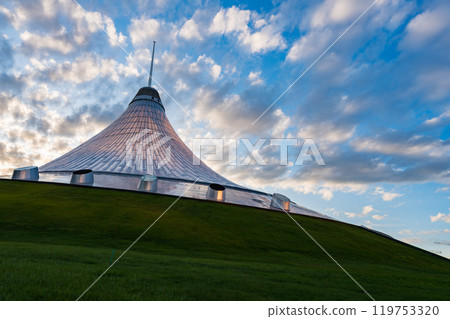 汗沙特爾在阿斯塔納,哈薩克 汗沙特爾在阿斯塔納,哈薩克 119753320