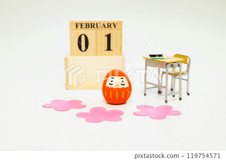 Images of junior high school entrance exams: Daruma dolls, school desks and chairs, cherry blossom petals 119754571