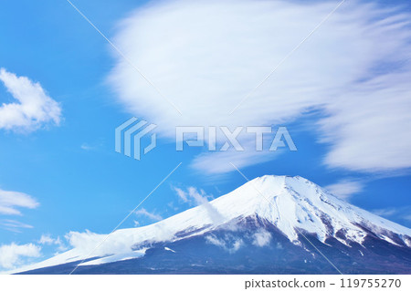 冬天藍天和富士山 119755270