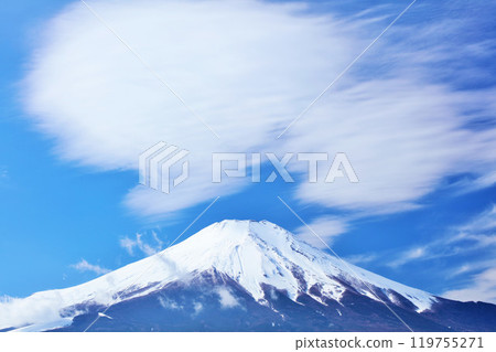 Winter blue sky and Mount Fuji Winter blue sky and Mount Fuji 119755271