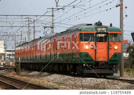 Sanyo Main Line 113 series Shonan color (former Kyoto car: Okayama ⇔ Mihara) Sanyo Main Line 113 series Shonan color (former Kyoto car: Okayama ⇔ Mihara) 119755489