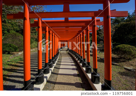 Takayama Inari Shrine, Senbon Torii and Pilgrimage Route, Aomori Prefecture Takayama Inari Shrine, Senbon Torii and Pilgrimage Route, Aomori Prefecture 119756801