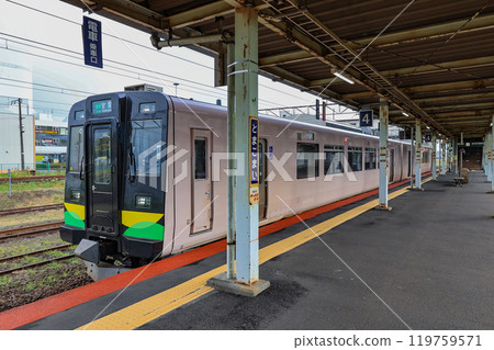 北海道苫小牧市 JR苫小牧站（月台和列車） 119759571