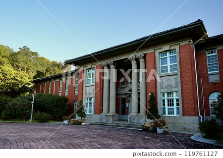 國立台灣大學(台灣台北) 國立台灣大學(台灣台北) 119761127