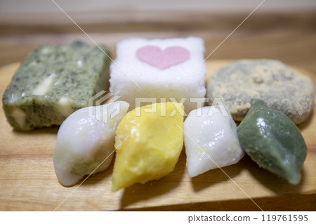 A collection of rice cakes, a delicious Korean food. A collection of rice cakes, a delicious Korean food. 119761595
