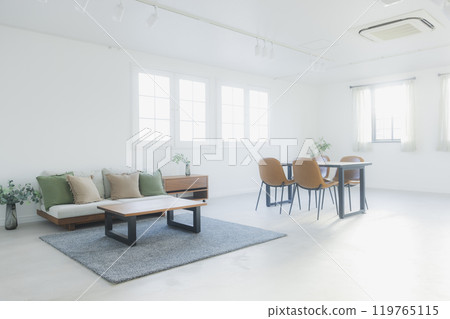 Fashionable dining table 119765115